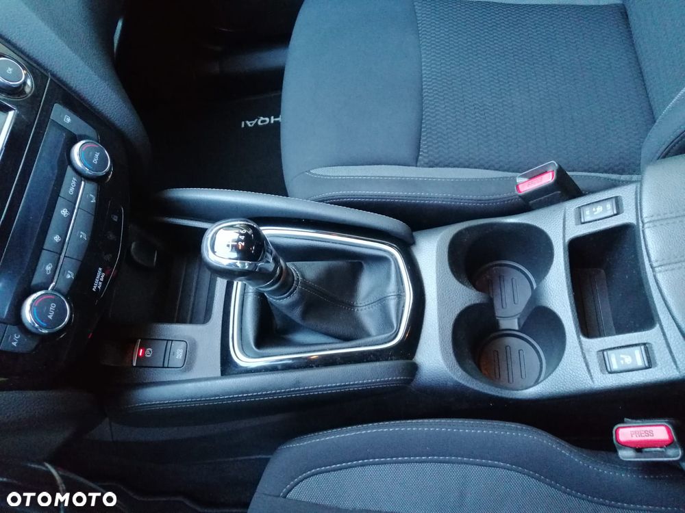 Nissan Qashqai 1.3 DIG-T Visia - 8