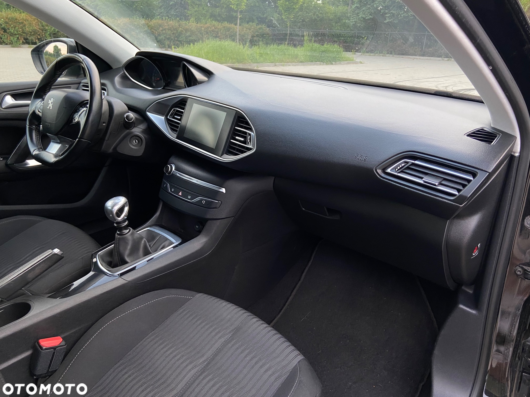 Peugeot 308 1.6 BlueHDi Allure S&S - 21