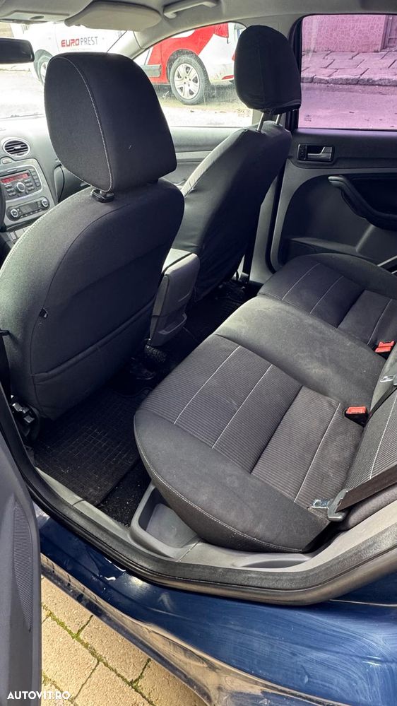 Ford Focus 1.8 TDCI Anniversary - 8