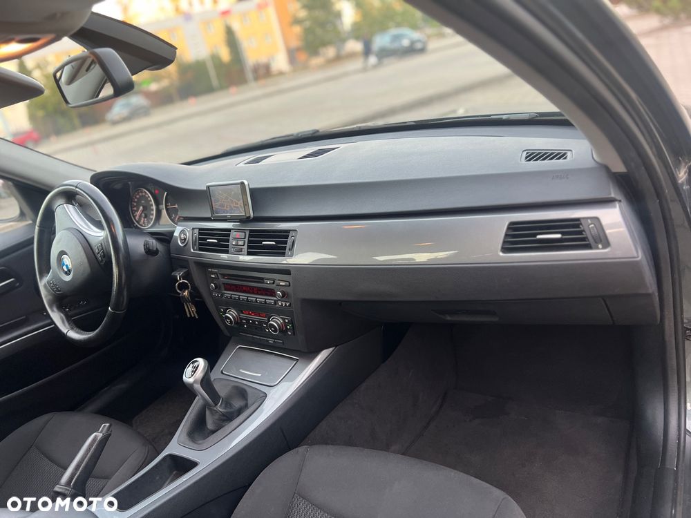 BMW Seria 3 318d - 10