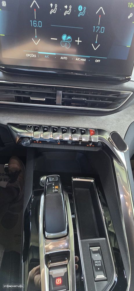 Peugeot 3008 1.6 Hybrid GT Pack e-EAT8 - 42