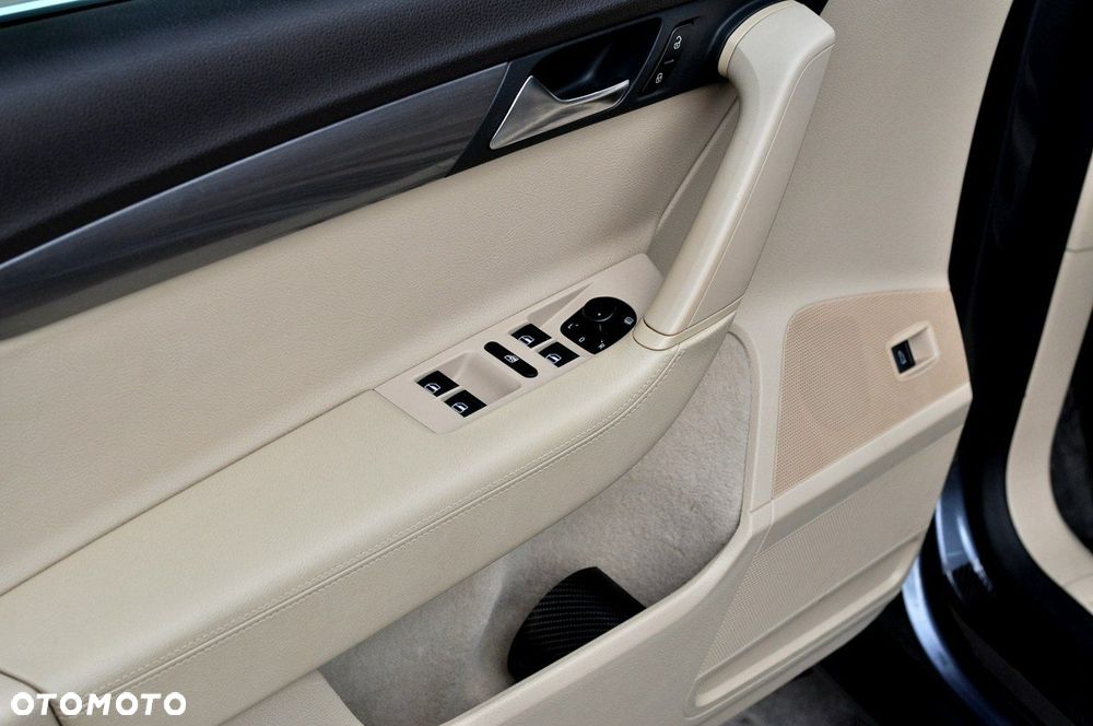 Volkswagen Passat Variant - 13
