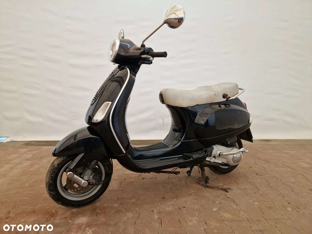 Piaggio Vespa - 2