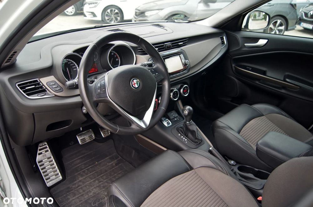 Alfa Romeo Giulietta 1.4 TB MultiAir Exclusive TCT - 8