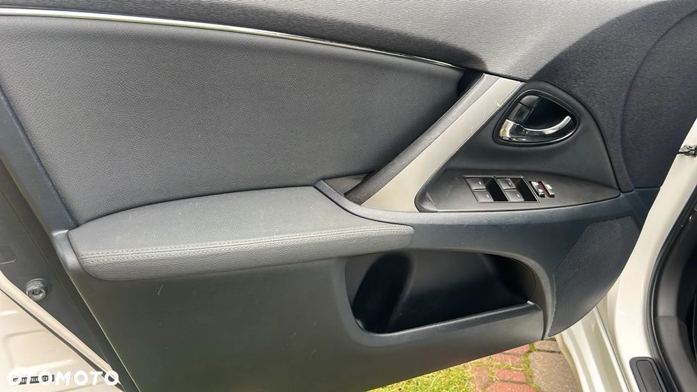 Toyota Avensis - 14