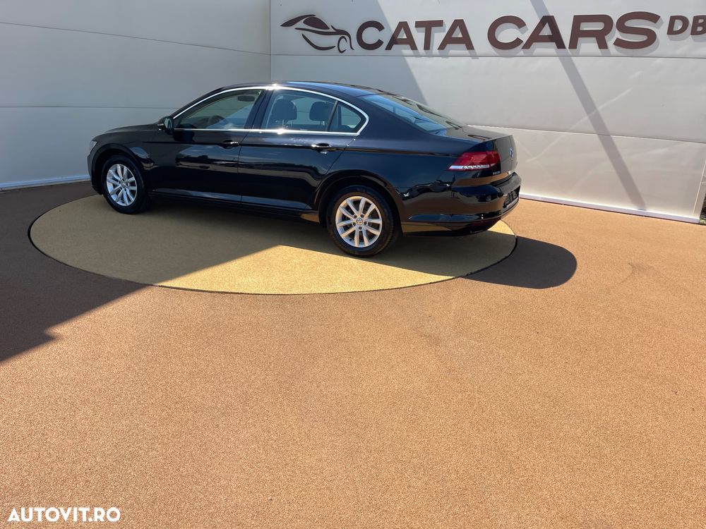 Volkswagen Passat 2.0 TDI SCR Comfortline - 10