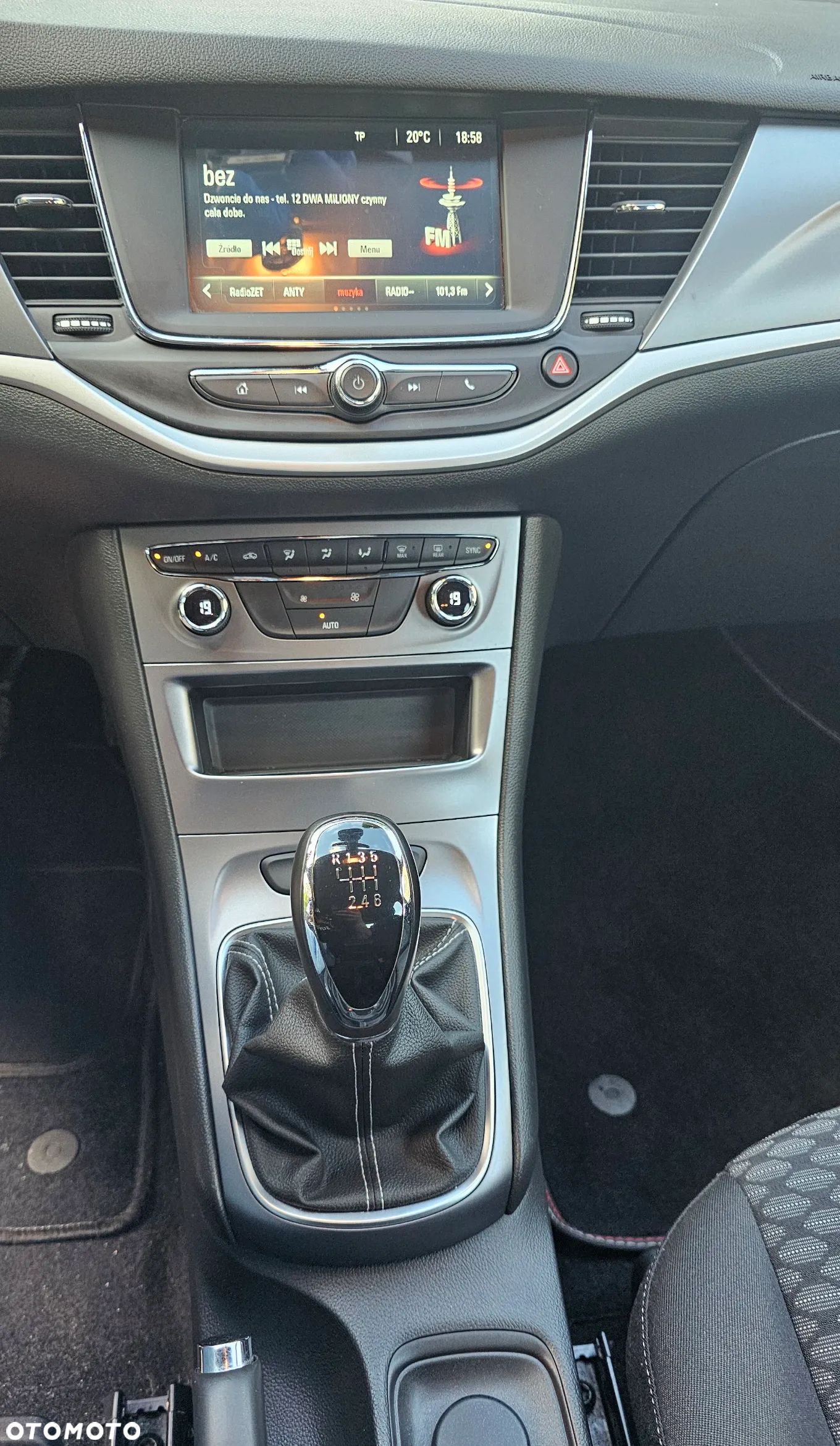 Opel Astra V 1.6 T Enjoy S&S - 9