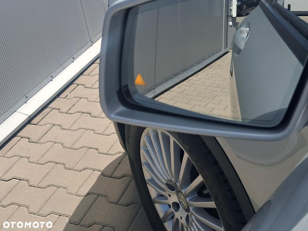 Mercedes-Benz GLA - 20