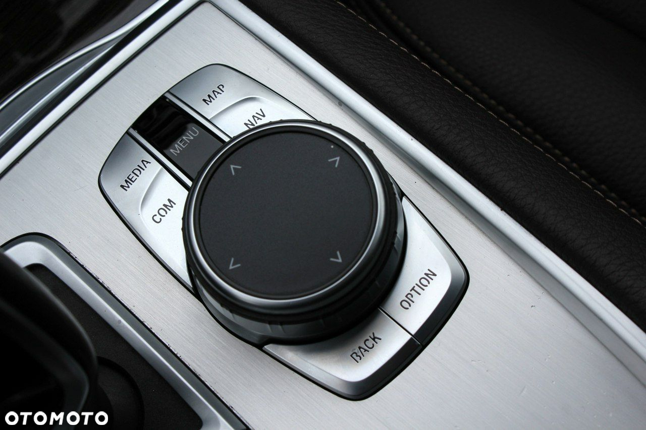 BMW Seria 7 - 25