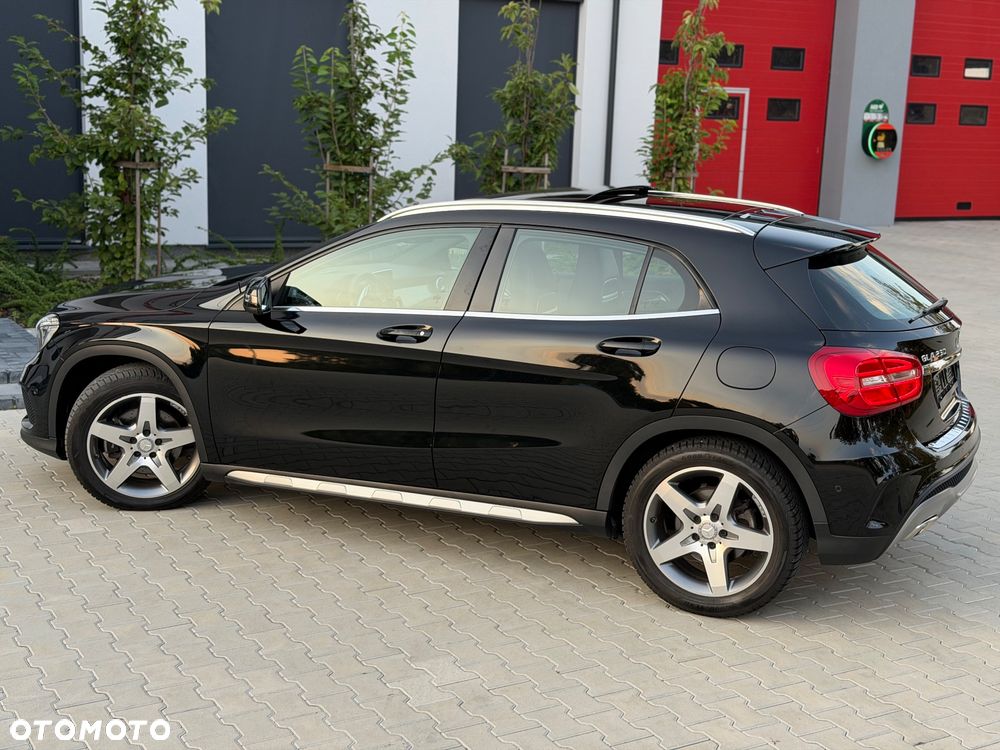 Mercedes-Benz GLA 250 4Matic 7G-DCT AMG Line - 14