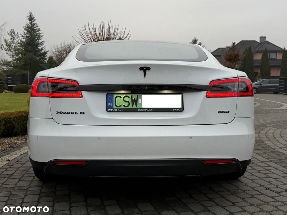 Tesla Model S 85D Allradantrieb - 37