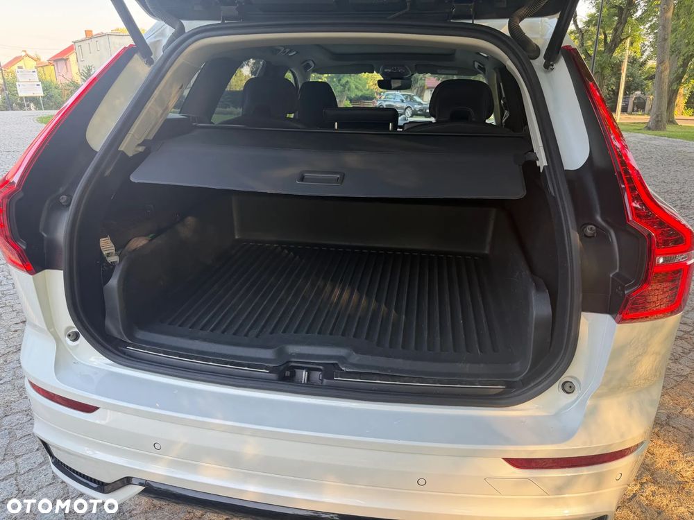 Volvo XC 60 B5 B AWD Ultimate Dark - 9