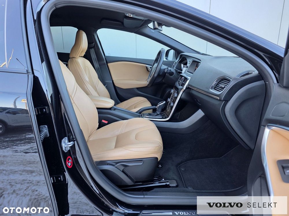 Volvo V40 - 16