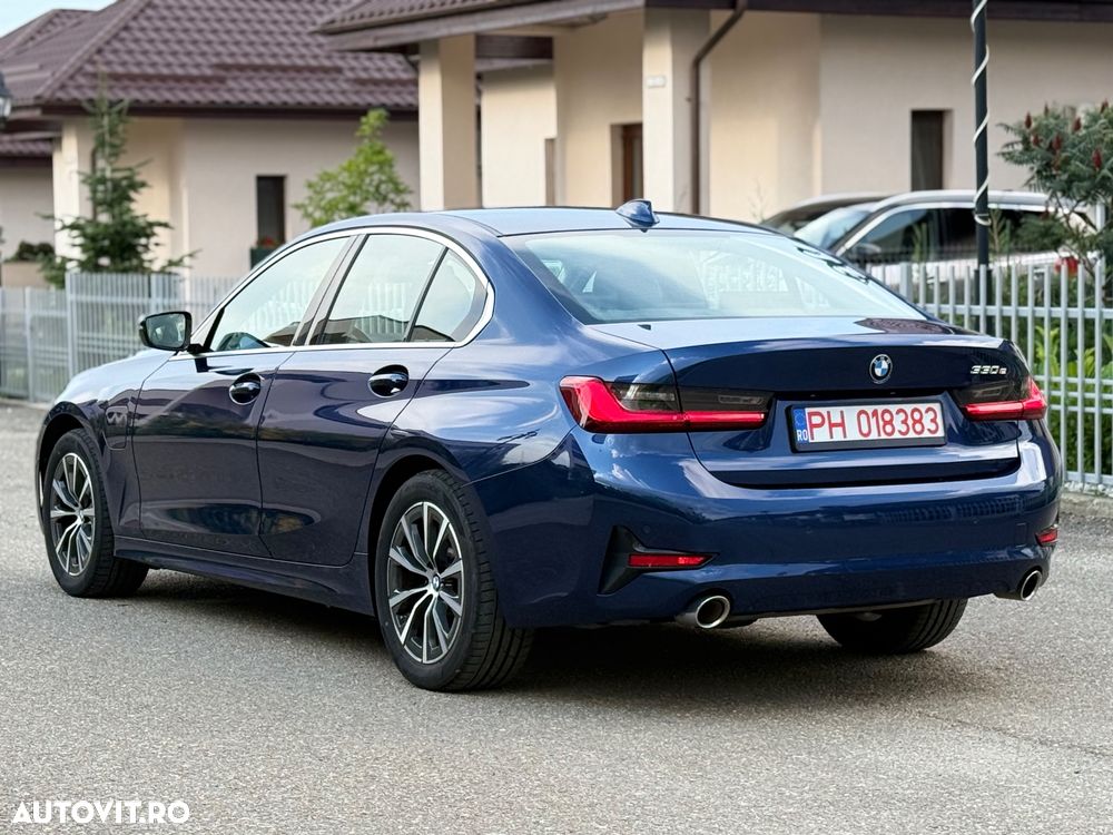BMW Seria 3 330e Aut. Luxury Line - 4