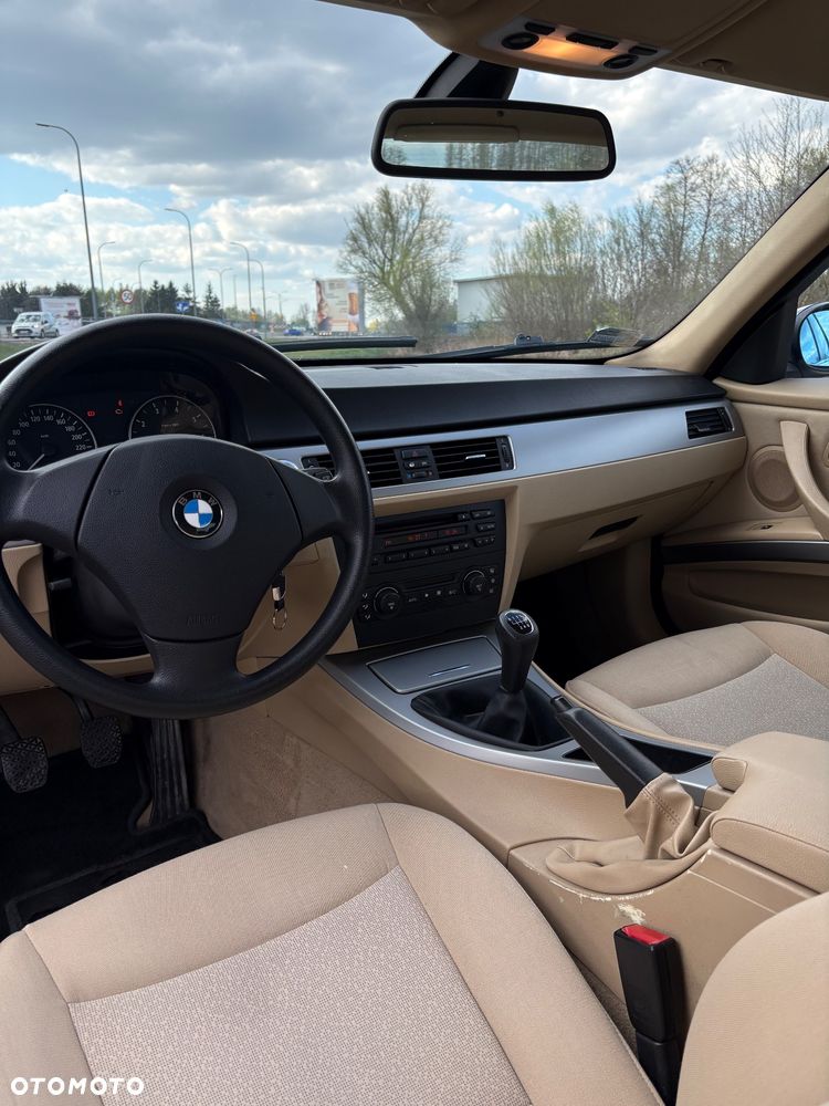 BMW Seria 3 320i - 8
