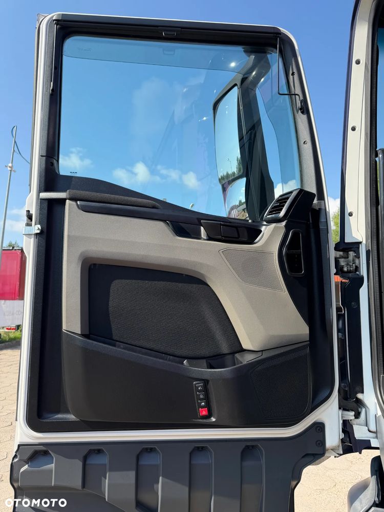 MAN TGX 18.430 LOW DECK / RETARDER INTARDER / SALON POLSKA / MEGA / ORYGIALNY FABRYCZNY BIAŁY KOLOR / OKLEJONY FOLIĄ REKLAMOWĄ / 1 WŁAŚCICIEL / KLIMA POSTOJOWA / TACHOGRAF NOWEJ GENERACJI / 2022 ROK PRODUKCJI !! - 11