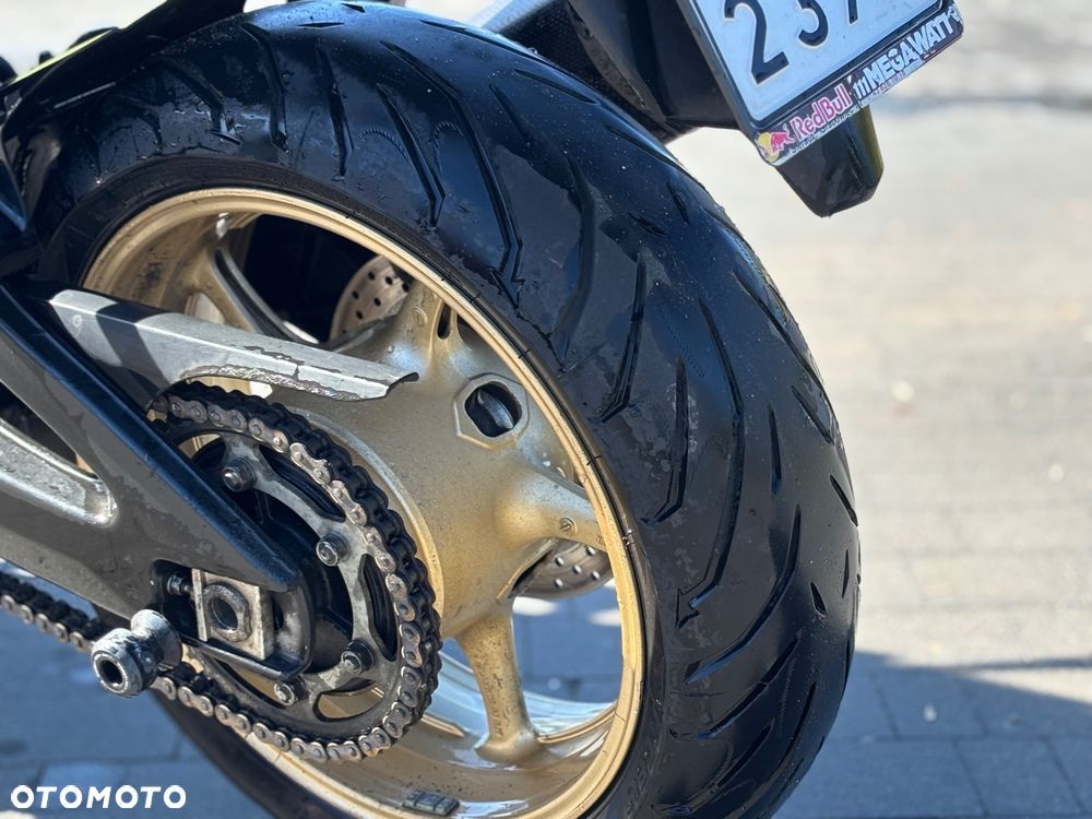 Yamaha FZ8 - 5