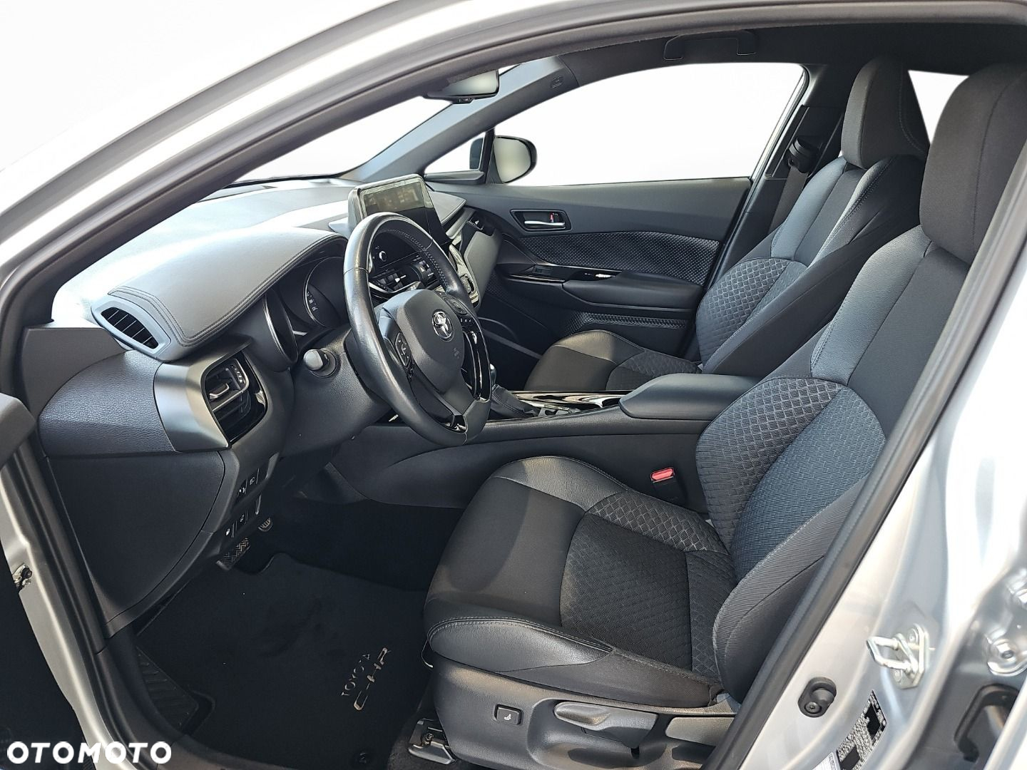 Toyota C-HR - 12