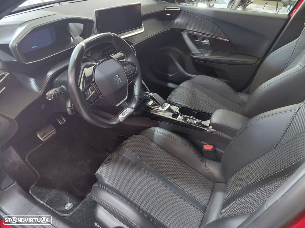 Peugeot e-2008 - 12