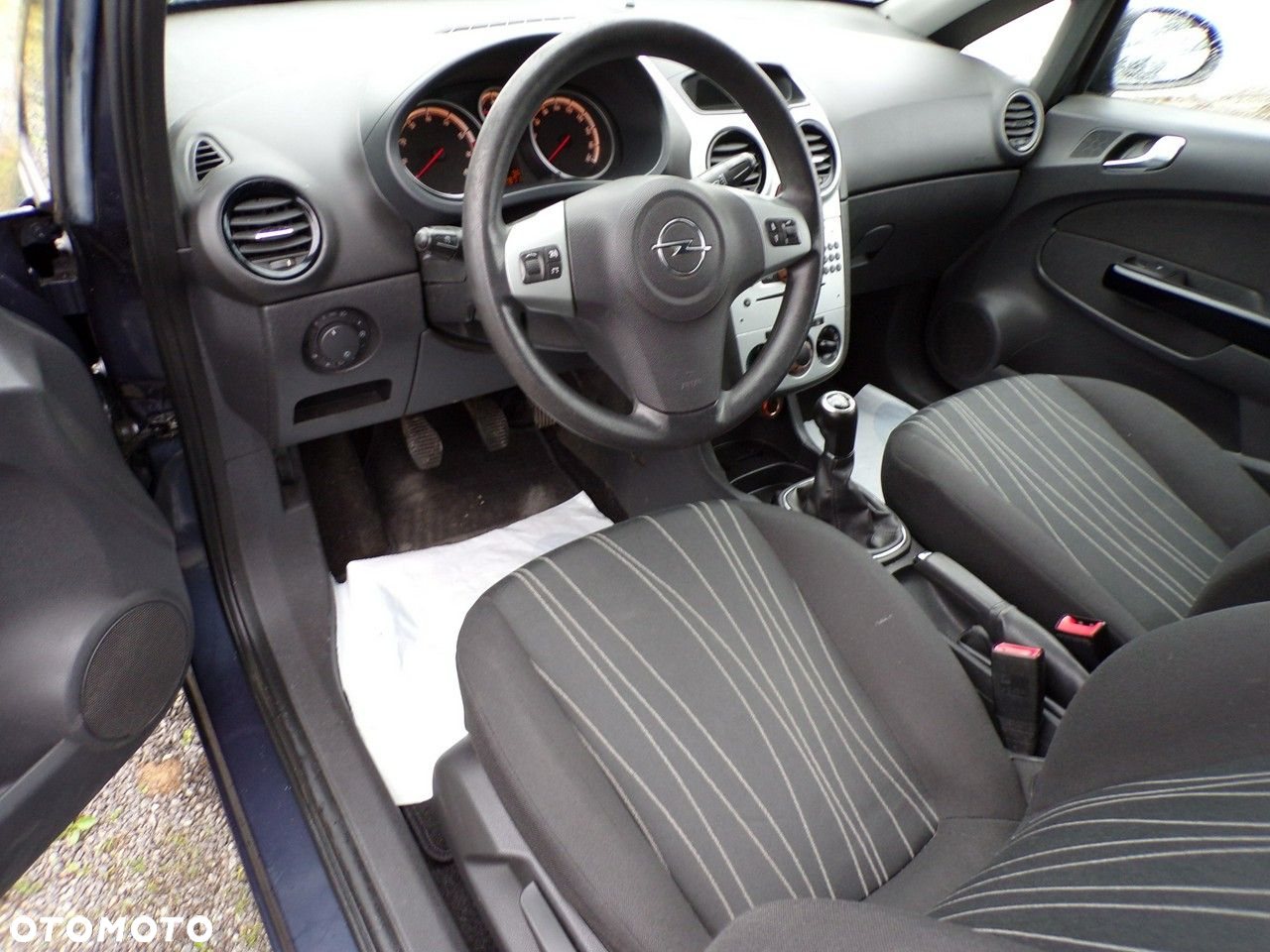 Opel Corsa - 18