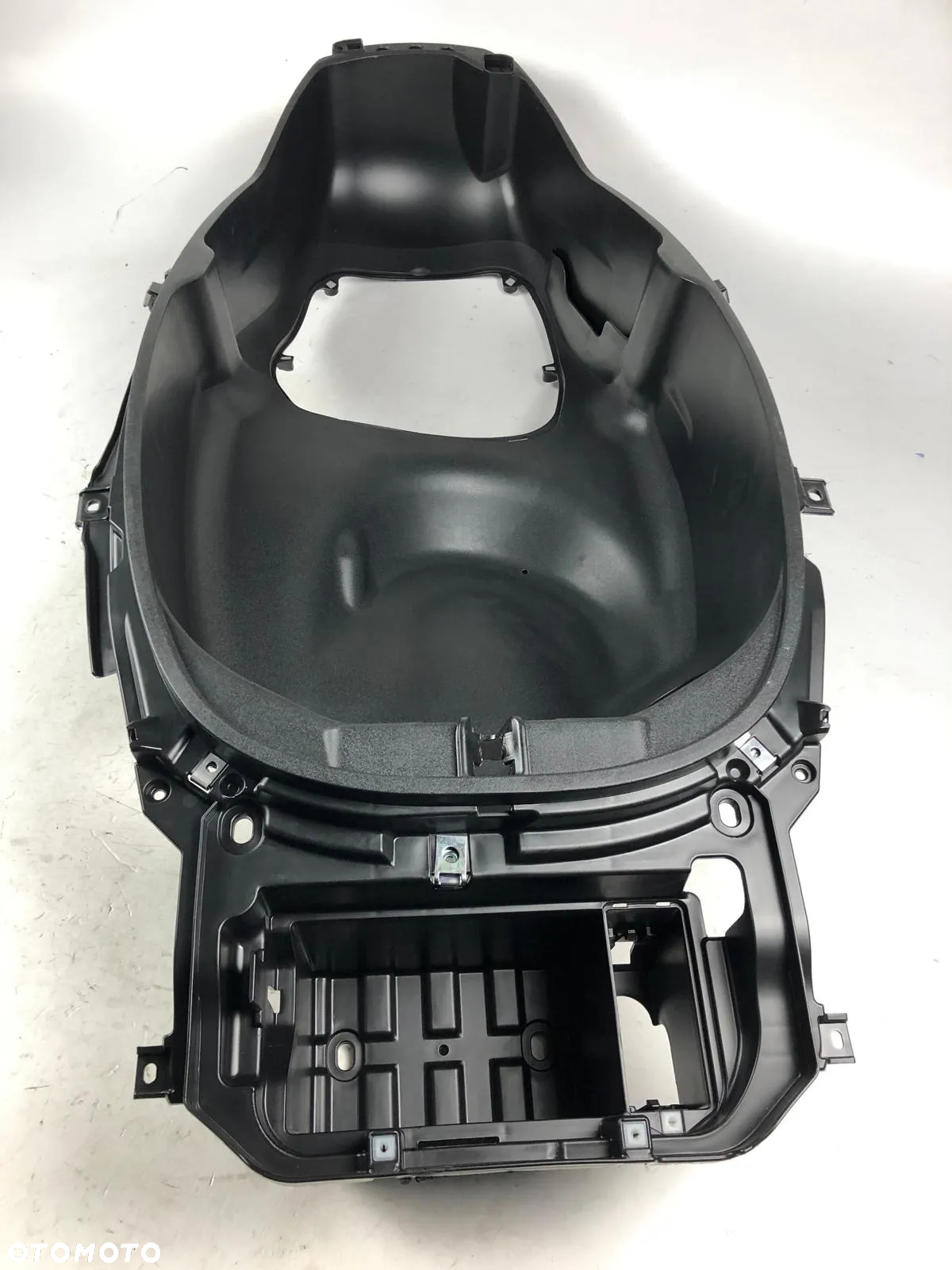 Piaggio X10 Schowek Wypełnienie Kufer - 13