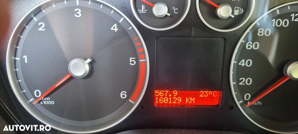 Ford Focus 2.0 TDCi DPF Titanium - 8