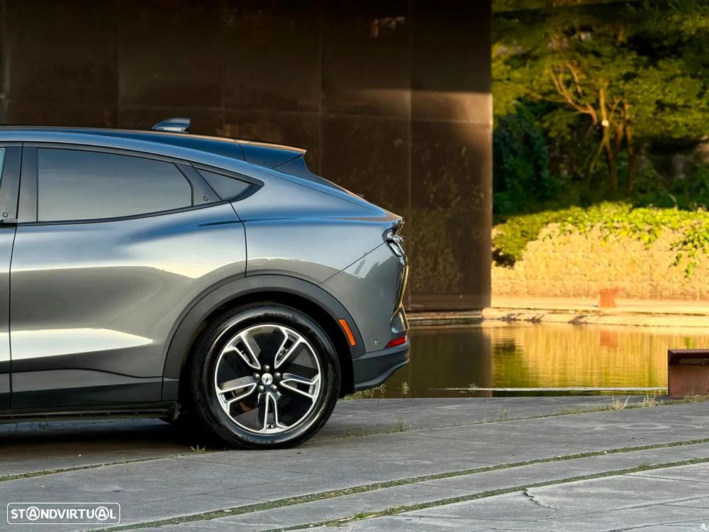 Ford Mustang Mach-E 75.7 kWh Premium AWD - 16