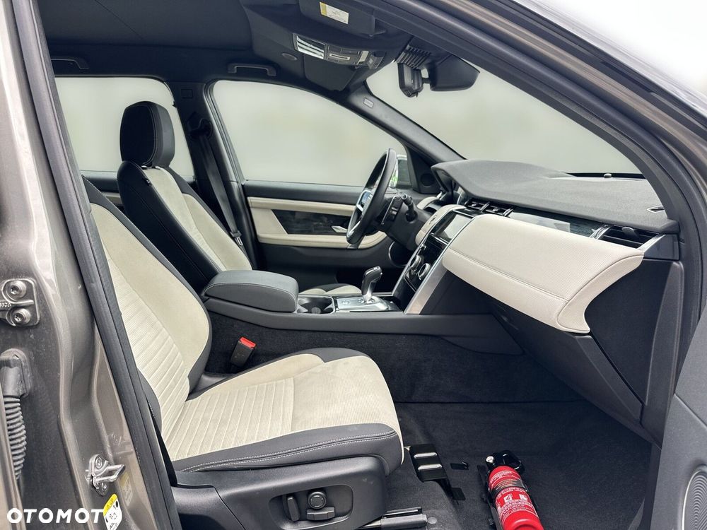 Land Rover Discovery Sport - 12