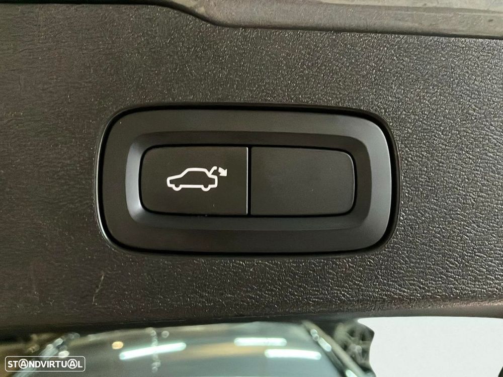 Volvo V60 2.0 D3 R-Design Geartronic - 21