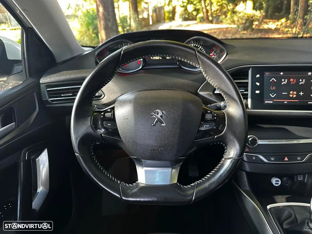 Peugeot 308 BlueHDi FAP 130 Stop & Start Allure Pack - 28