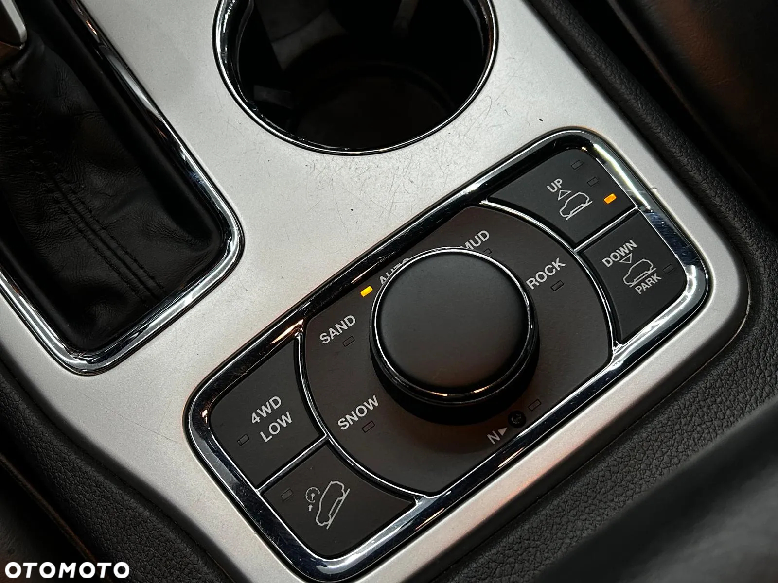 Jeep Grand Cherokee 3.6 V6 Overland Summit - 23
