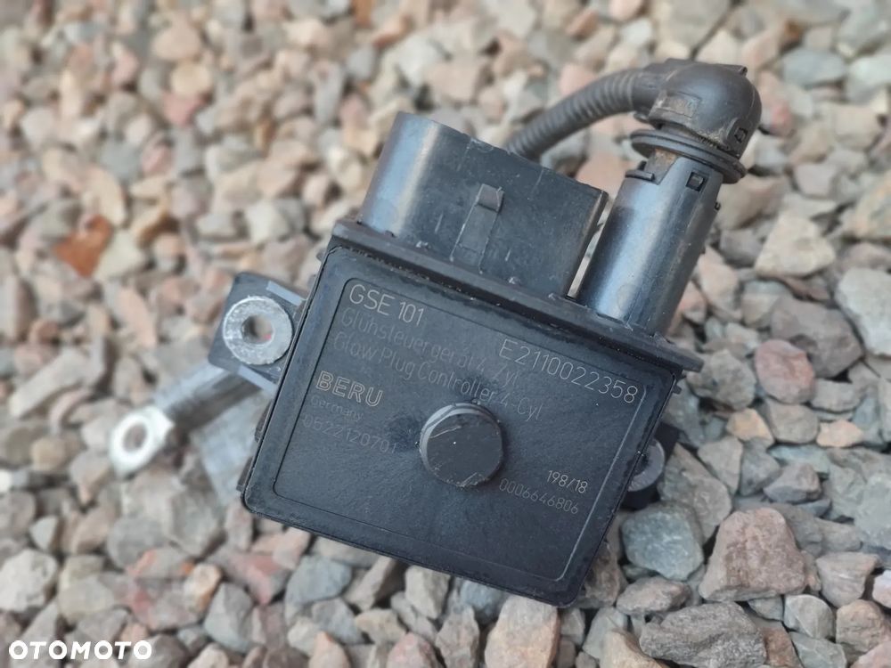 BMW E46 / E60 / E90 / E87 / E83  ORYGINALNY STEROWNIK ŚWIEC ŻAROWYCH + WIĄZKA DO SILNIKÓW GAMY M47D20 ( 150KM / 163KM ) 2.0D / 1.8D BERU O NR.  12 21 7 786 821 /  12 21 7 801 200 OEM SPRAWNY W 100% NUMERY BERU E2110022358 - 25