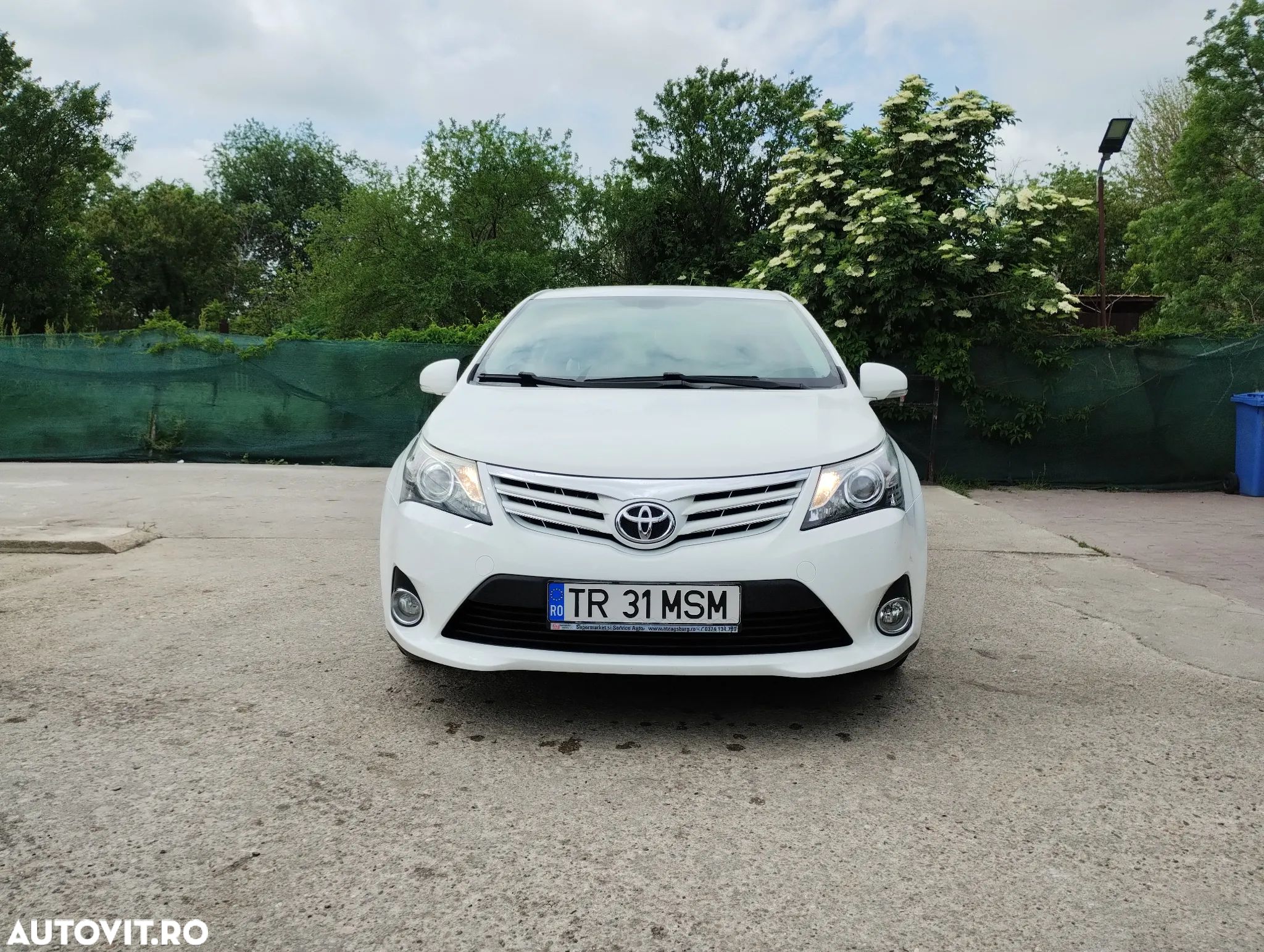 Toyota Avensis 2.0 D-4D Elegance - 1