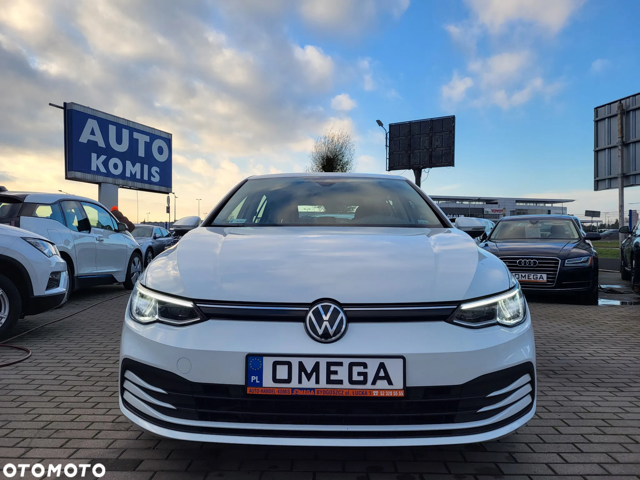 Volkswagen Golf VIII 1.0 TSI - 2