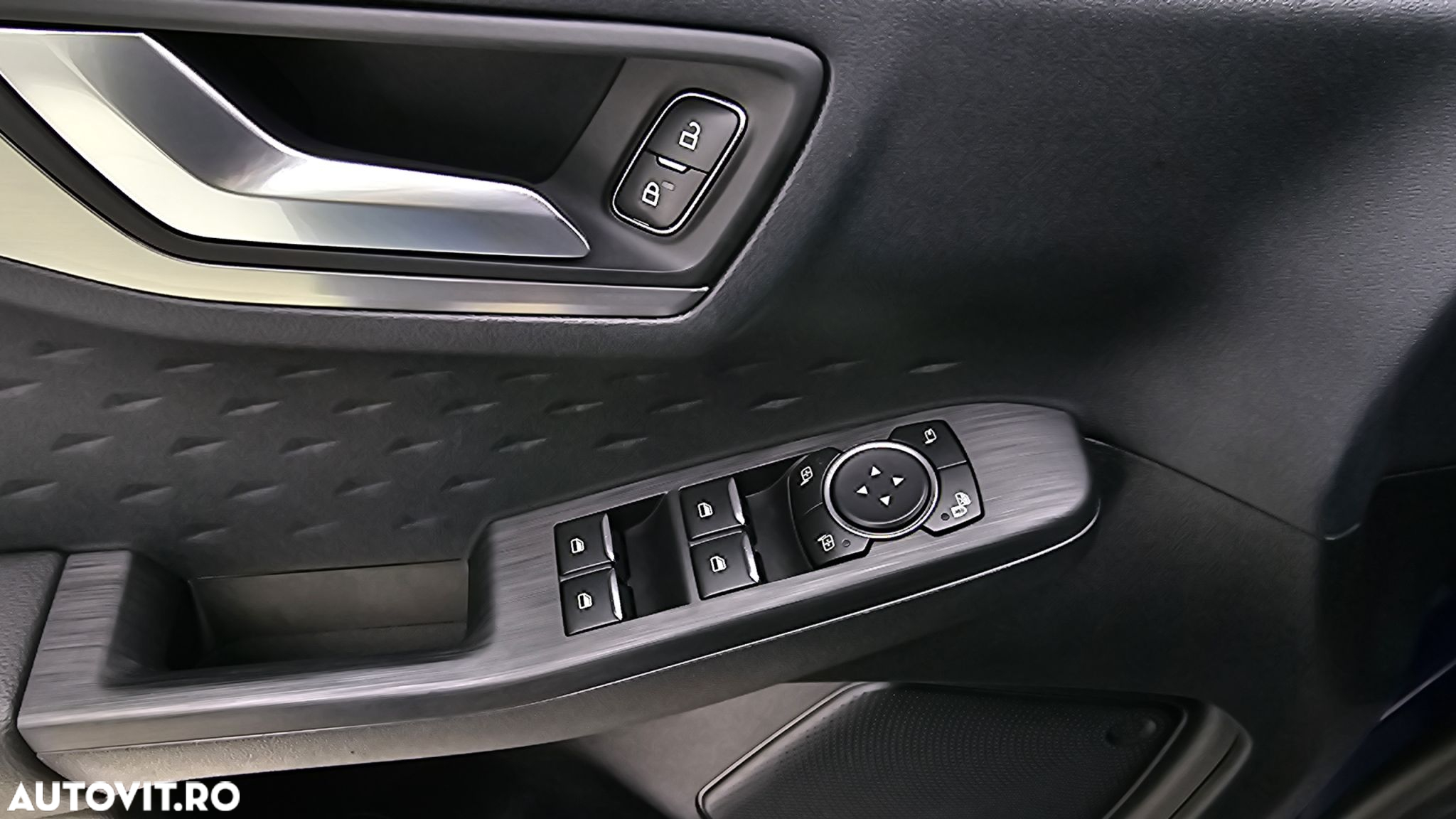Ford Kuga - 11