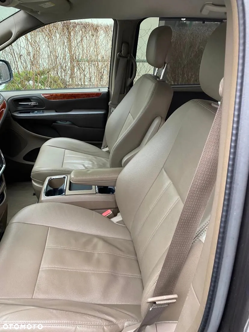 Chrysler Town & Country 3.6 Touring - 8