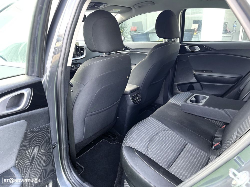 Kia XCeed 1.6 GDi PHEV Drive - 12