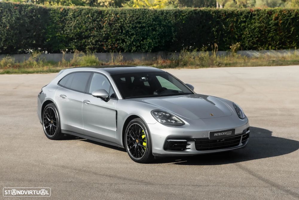 Porsche Panamera Sport Turismo 4 E-Hybrid - 1