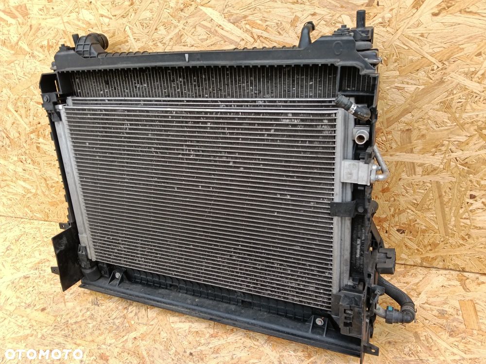 Komplet chłodnic pas przedni belka zderzaka Range Rover Velar L560 3.0d 2020 - 11