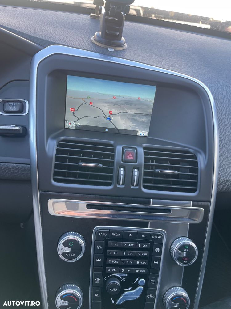 Volvo XC 60 D3 R-Design - 12