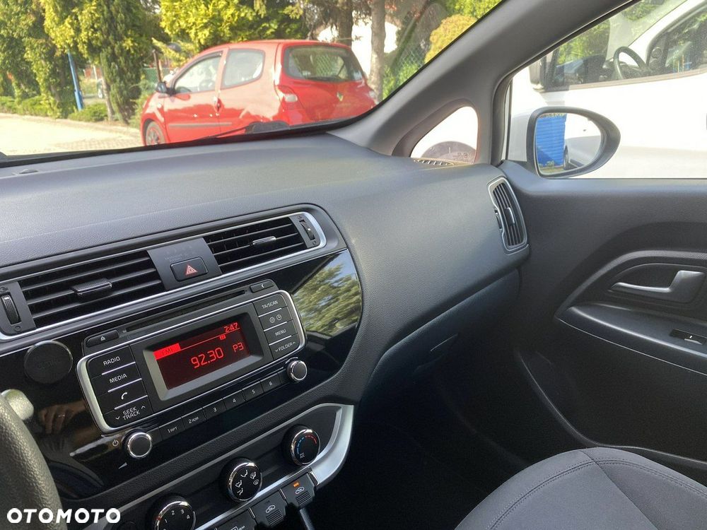 Kia Rio - 22