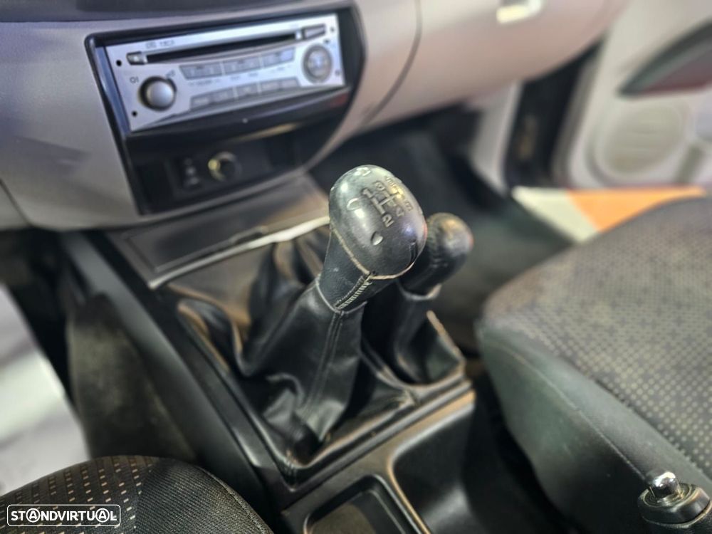 Mitsubishi L200 2.5 DI-D CD Invite AC 4WD - 20