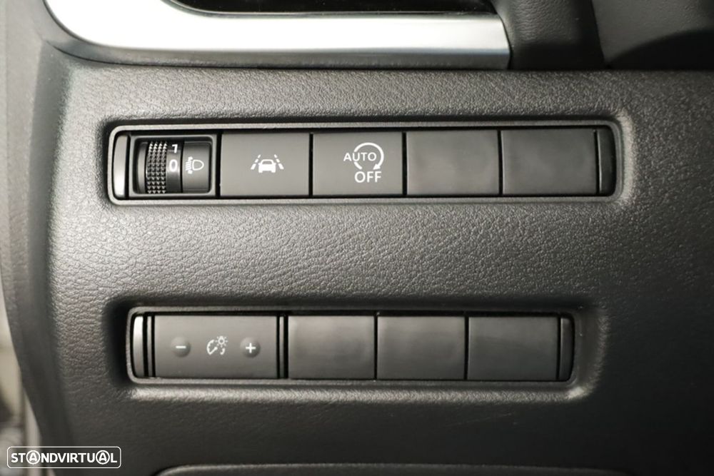 Nissan Qashqai 1.3 DIG-T N-Connecta LED Xtronic - 19