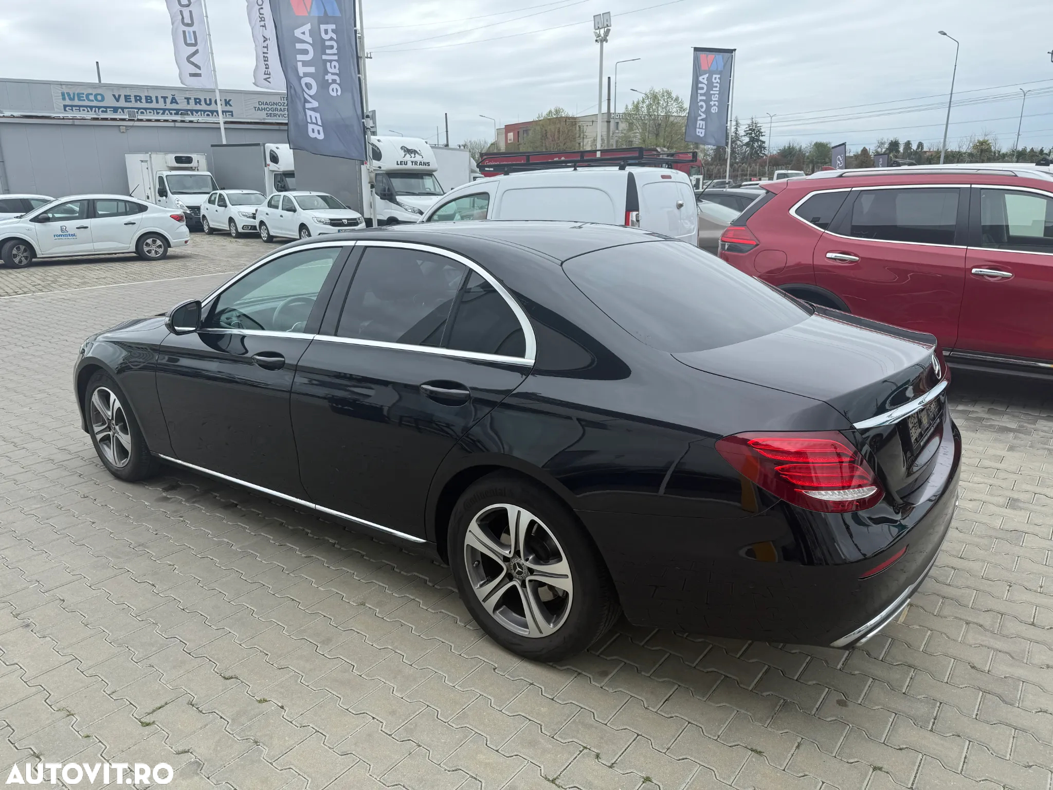 Mercedes-Benz E 220 d 4Matic T 9G-TRONIC Avantgarde - 6