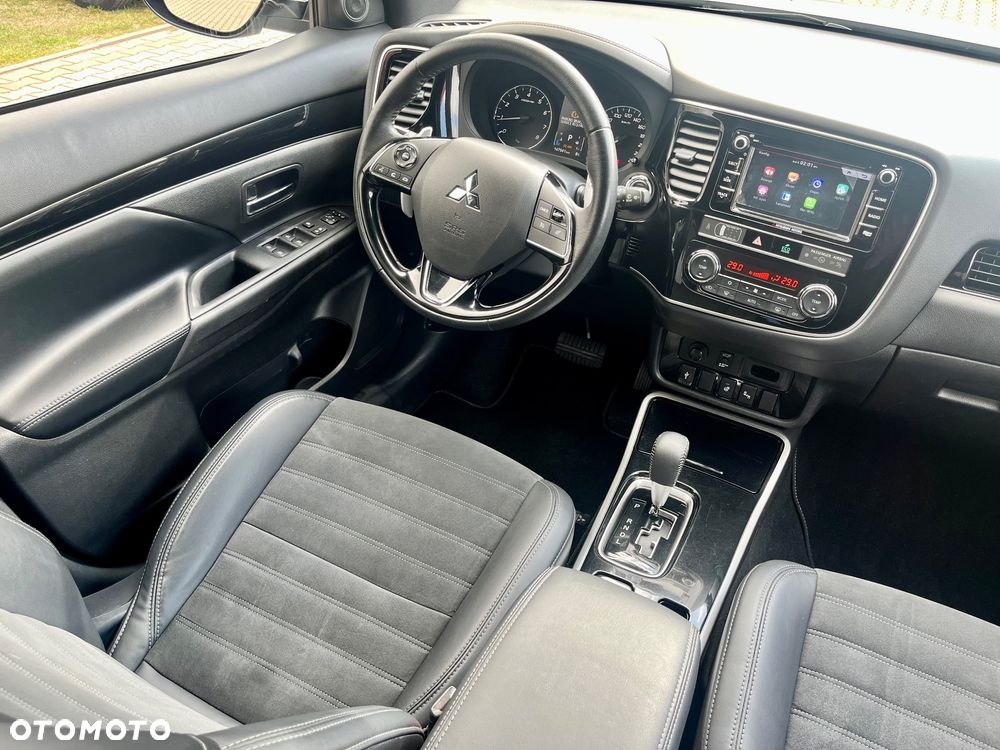 Mitsubishi Outlander - 22