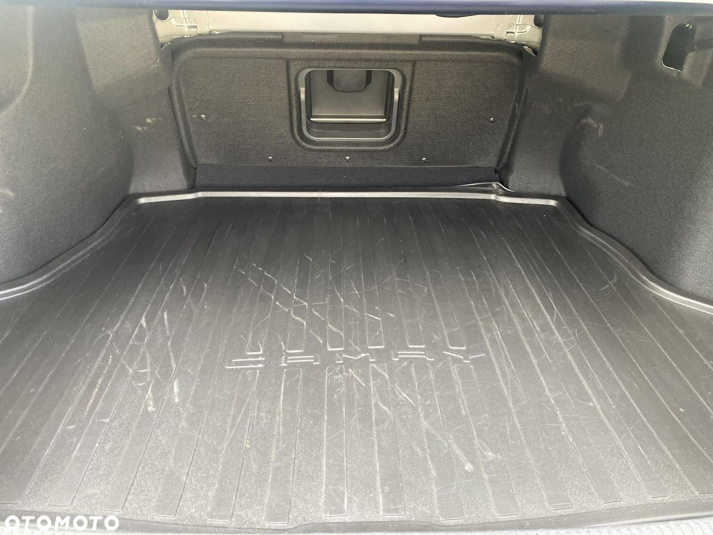 Toyota Camry - 16