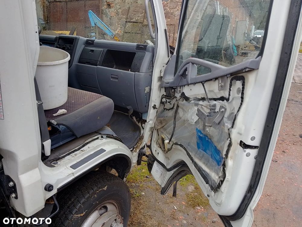 Mitsubishi CANTER - 12
