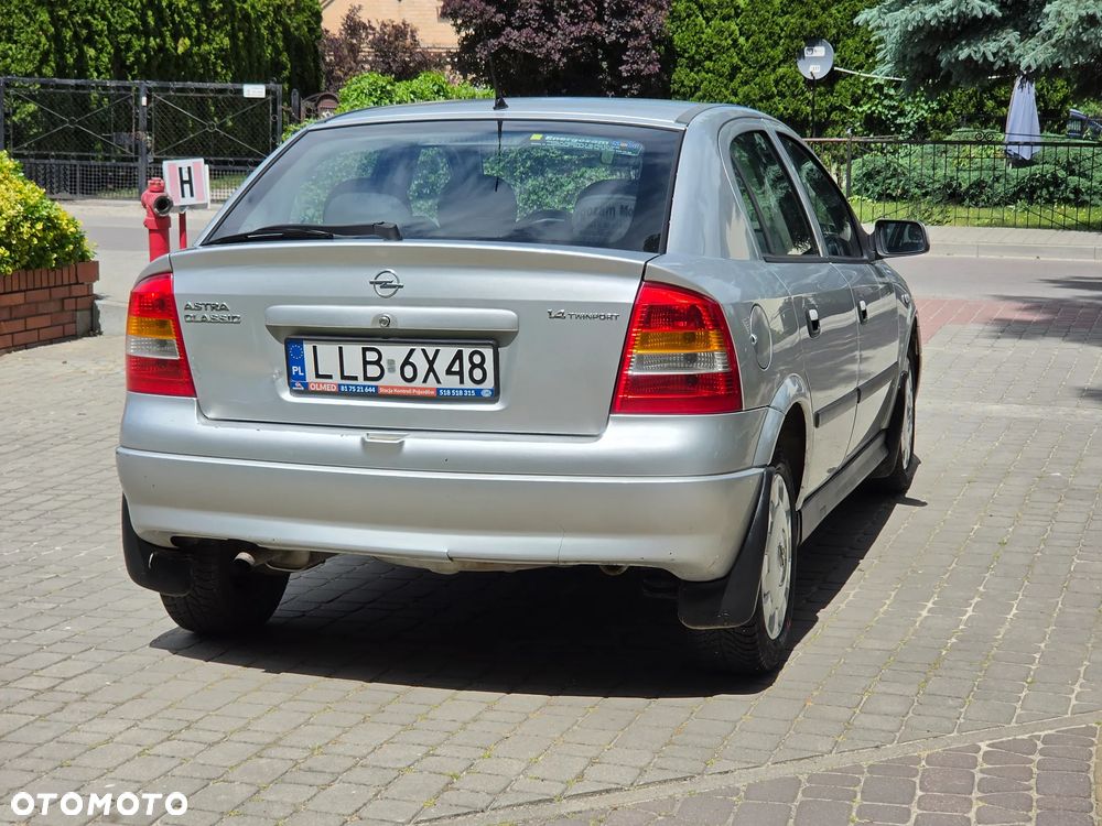 Opel Astra - 4