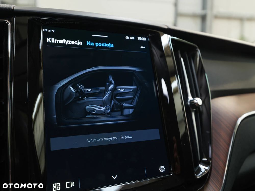 Volvo XC 60 B4 D AWD Plus Dark - 31