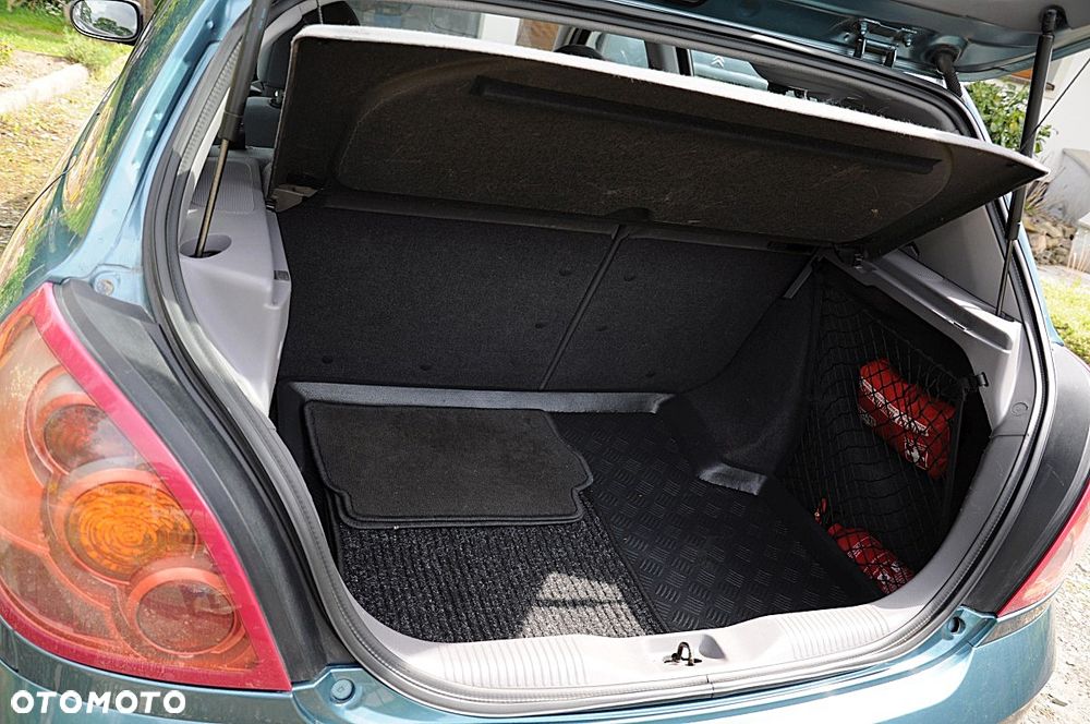 Nissan Almera 1.5 Visia + - 16